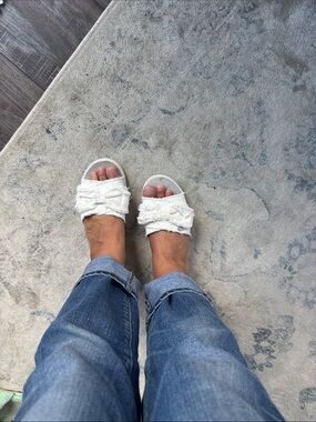 Women’s White Bow Slide Sandals